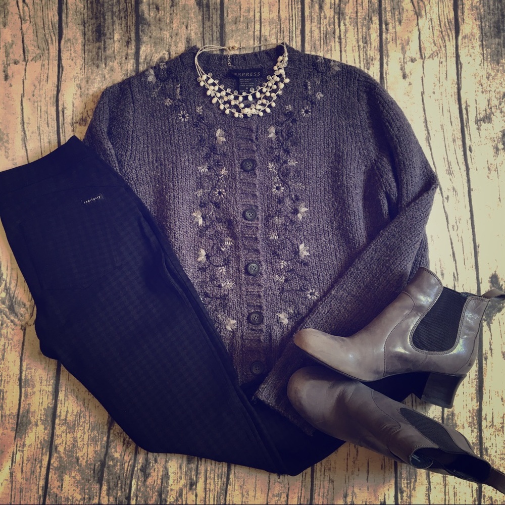 Embroidered cardigan sweater Express gray M